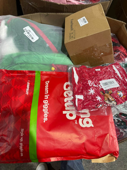 Mixed Christmas Clothing Pallets -150 PIECES